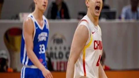 瓜帅温情慰藉昔日爱徒，泪含慈爱意浓！